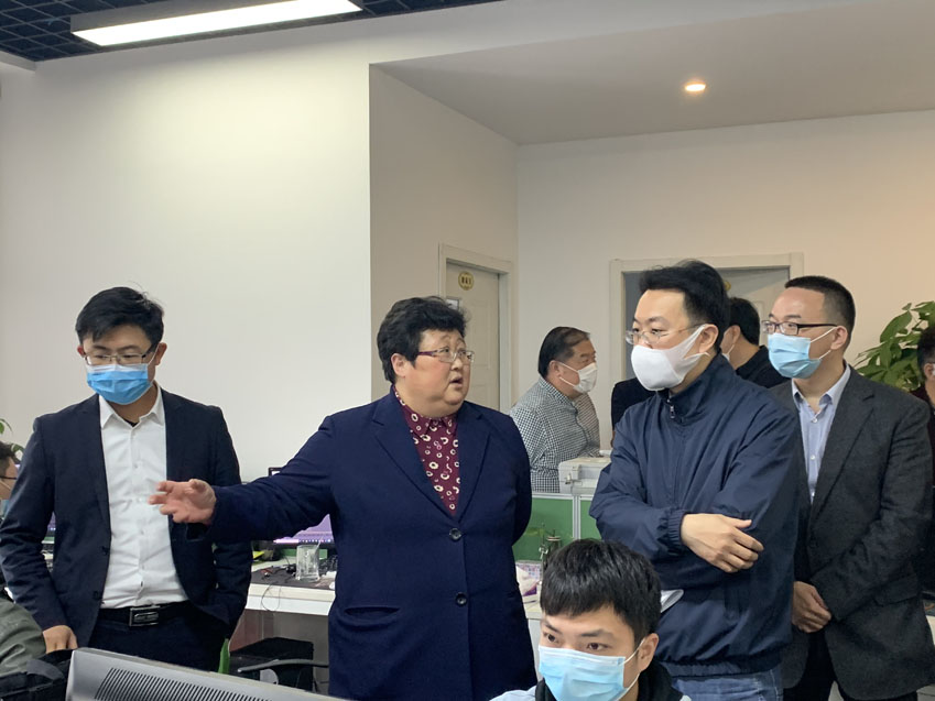寶山區(qū)區(qū)領導一行蒞臨邁維動漫調研企業(yè)復工復產情況(圖5) 寶山區(qū)區(qū)領導一行蒞臨邁維動漫調研企業(yè)復工復產情況(圖5)