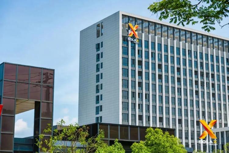 光影隨行，儲(chǔ)動(dòng)未來(lái)！邁維動(dòng)畫(huà)簽約艾羅能源，G4Pro 逆變器三維動(dòng)畫(huà)敬請(qǐng)期待！(圖1)